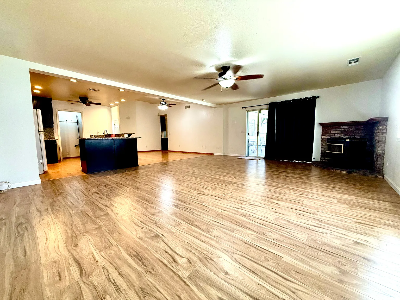 4 bed, 1922 sqft, $2,900 — Photo 4