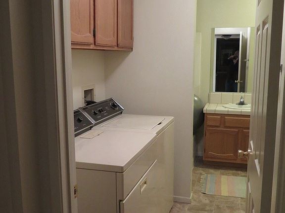 2nd image of 19049 Elm Dr
