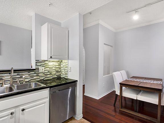 4th image of 501 Knights Run Ave APT 2216