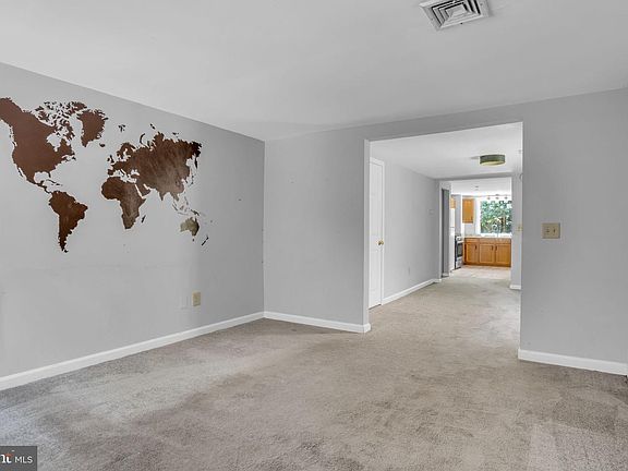3rd image of 622 Showers St