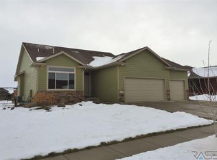 5400 S Westwind Ave, Sioux Falls, SD 57108