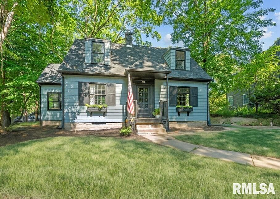 1st image of 202 Essex Ln