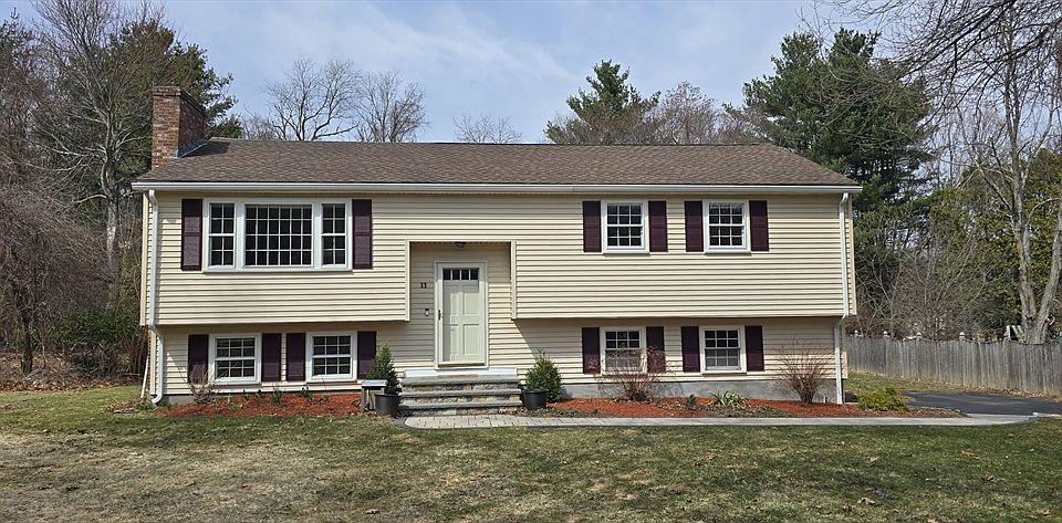 1st image of 11 Juniper Brook Rd