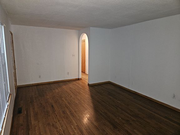 4th image of 1818 N 75th Dr