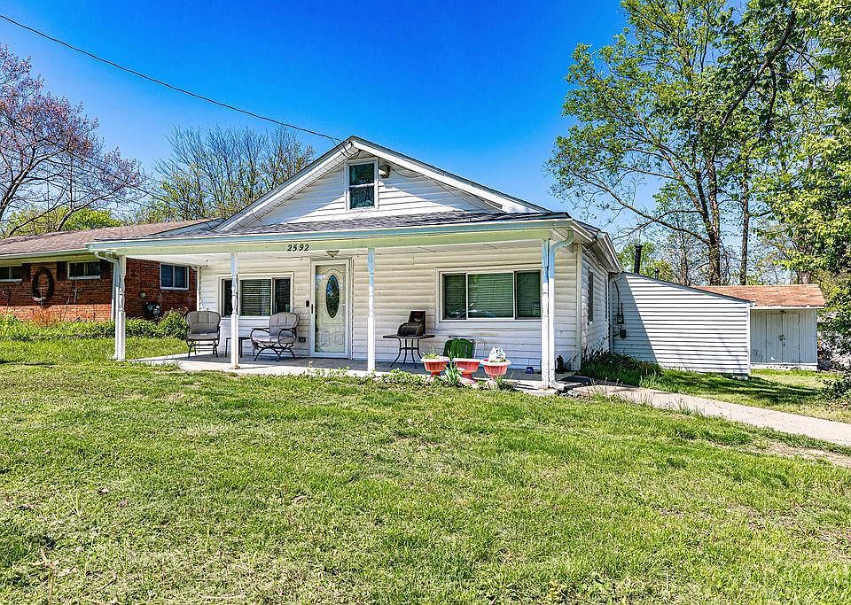 1st image of 2592 Grant Ave