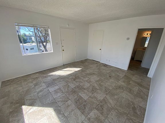 5th image of 860 Olive Ave APT C