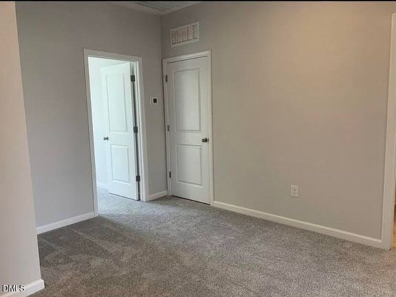 5th image of 835 Oak Center Dr