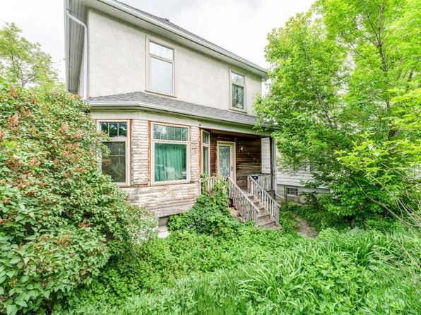 2108 W 8th St SE, Calgary, AB T2G 3A2