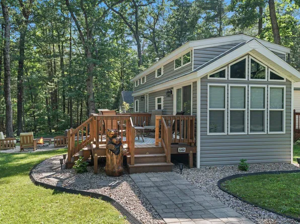 142 Glen View Dr, Wisconsin Dells, WI 53965