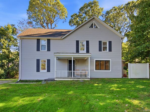 24 Flagpole Ln