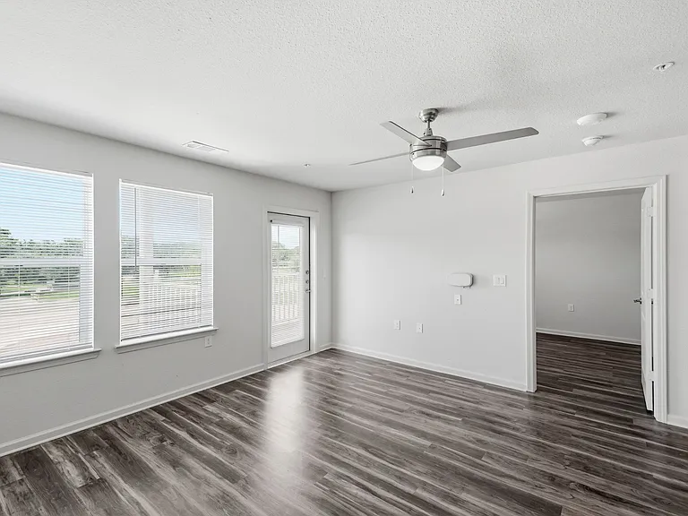 Cedar Bluff Apartments — Photo 10
