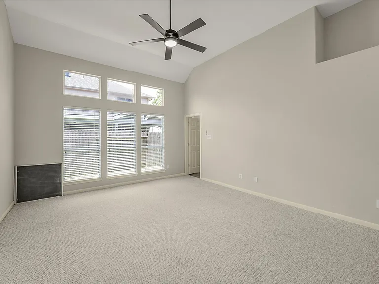 19254 Dillsbury Ct — Photo 25