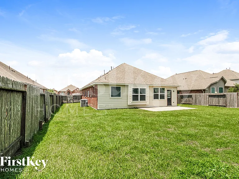 131 Brazos Dr — Photo 18