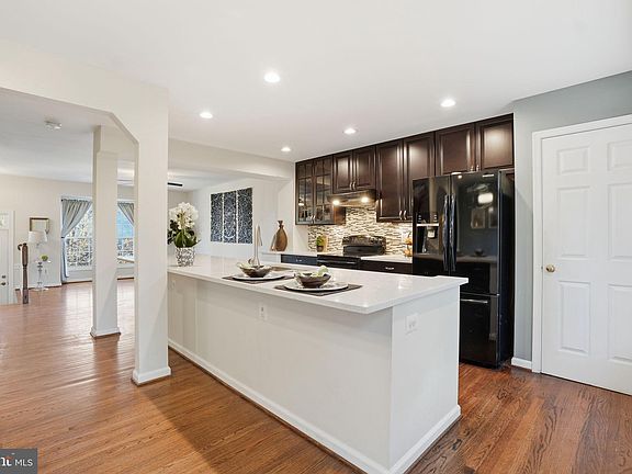 3rd image of 711 Herndon Woods Ct
