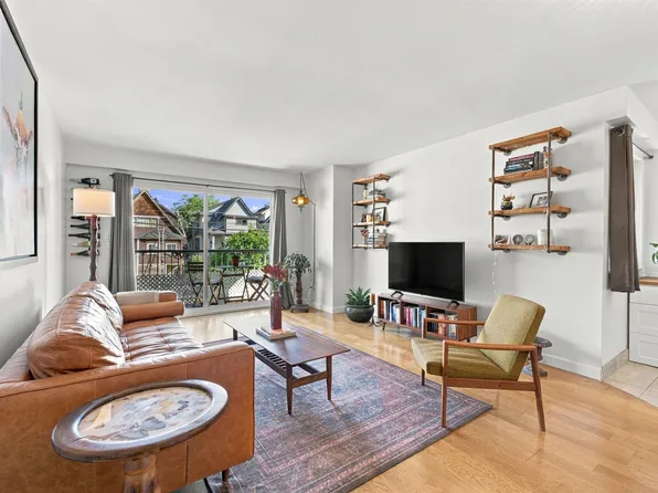 1611 E 3rd Ave #304, Vancouver, BC V5N 1H1