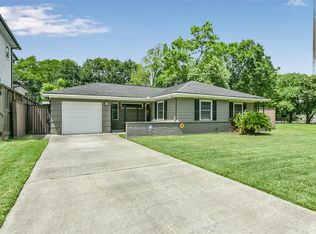4702 Maple St, Bellaire, TX 77401