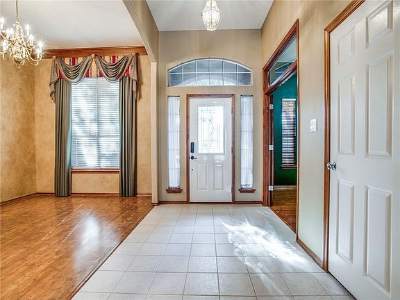 3rd image of 2312 Waterford Dr