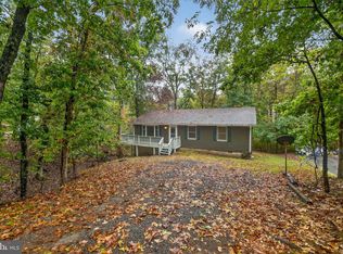 1251 Lakeview Dr, Cross Junction, VA 22625