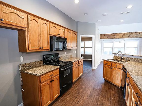 3rd image of 2172 Bentwood Dr