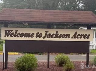 43 Douglas Dr, Jackson, NJ 08527