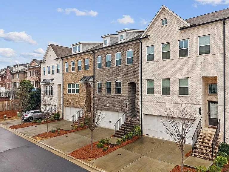 2247 Pink Hawthorn Dr — Photo 3