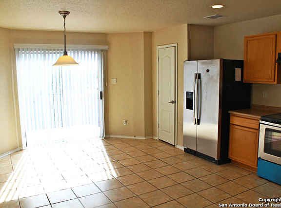 4th image of 6030 Lakeview Dr