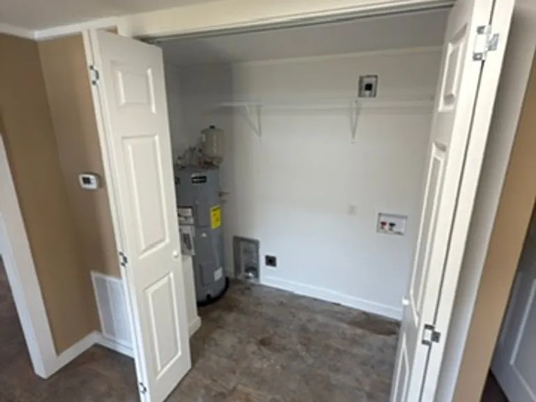 1904 Rayburn Ave — Photo 16