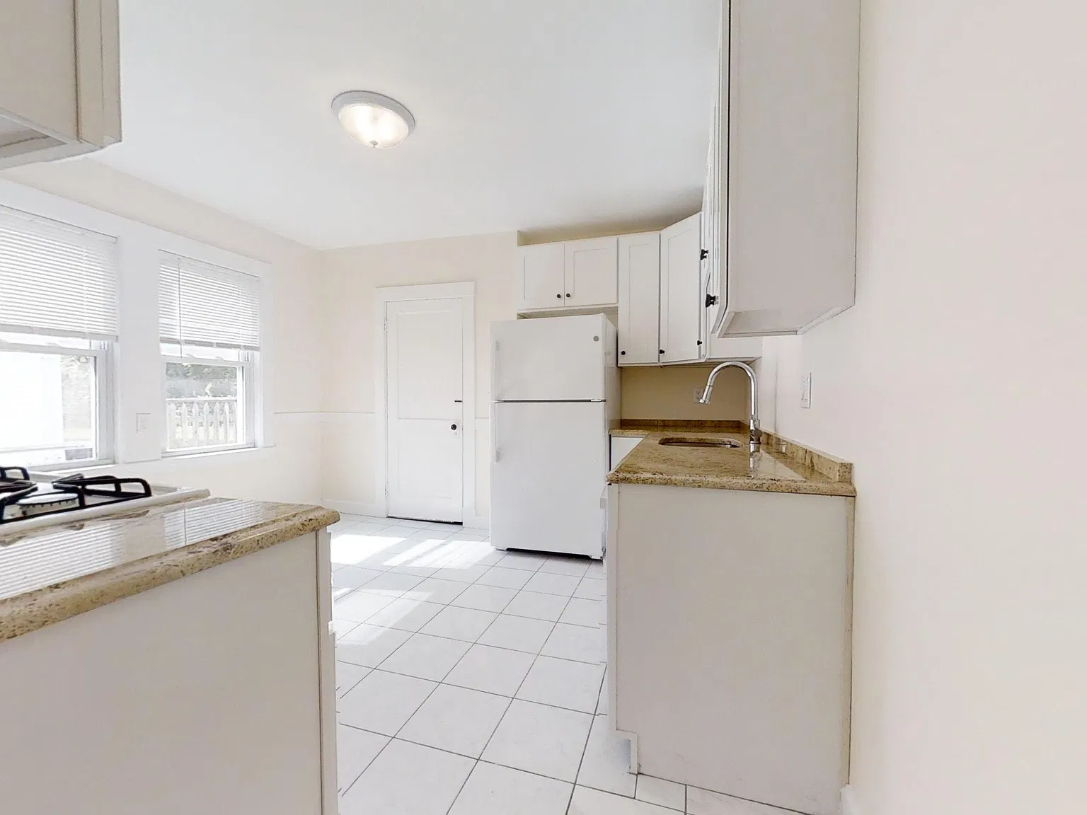 2 bed, 1000 sqft, $2,500 — Photo 4