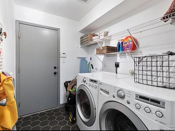 4th image of 2373 Carson Loop