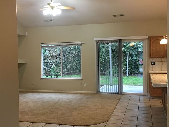 2nd image of 527 W Ashland Ct
