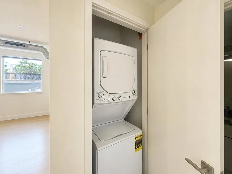 2617 W Girard Ave — Photo 12