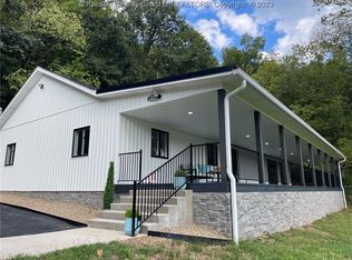 1048 River Bend Rd, Charleston, WV 25320