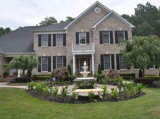 113 Beagle Dr, Manalapan, NJ