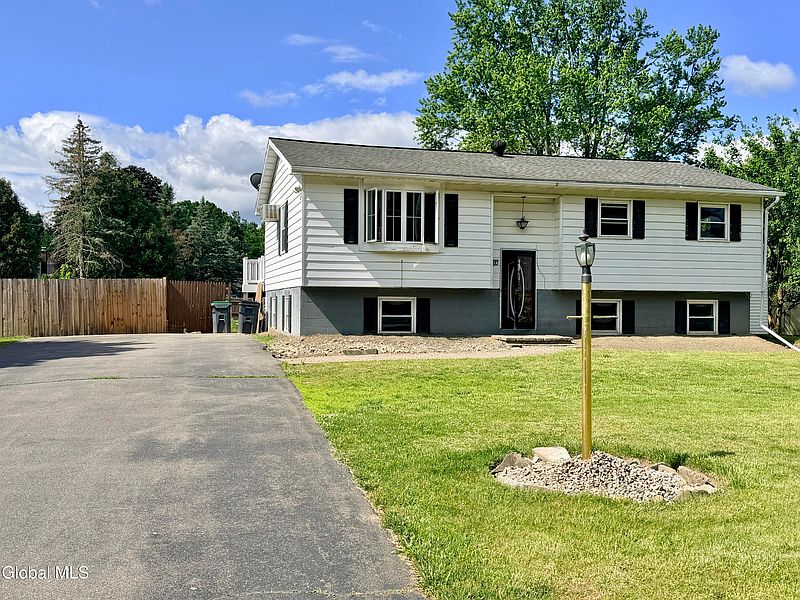 2nd image of 186 Middletown Road
