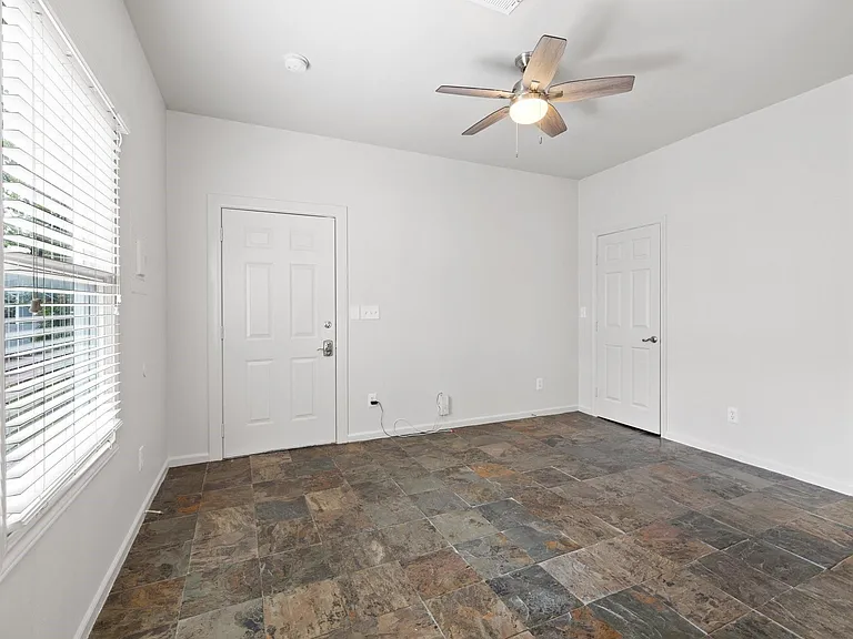 631 Cortlandt St #A — Photo 10