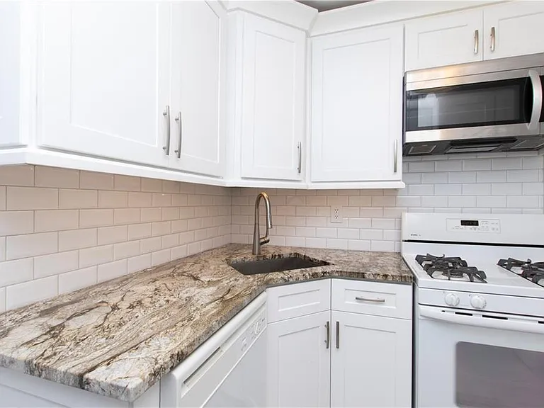 3660 Peachtree Rd NE #J5 — Photo 4