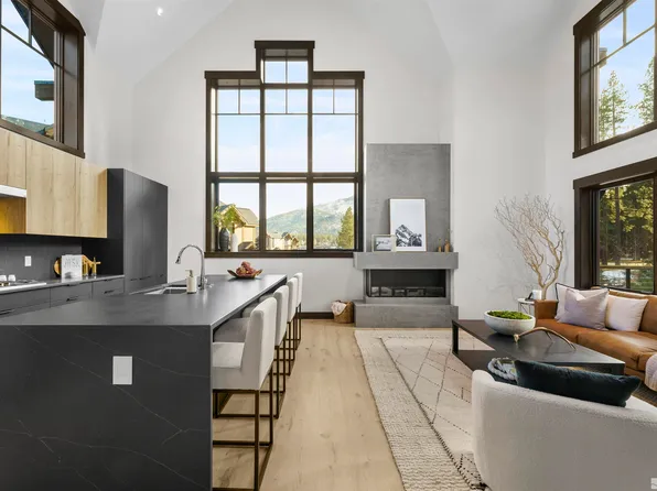 33 Beach Club Dr #508, Stateline, NV 89449