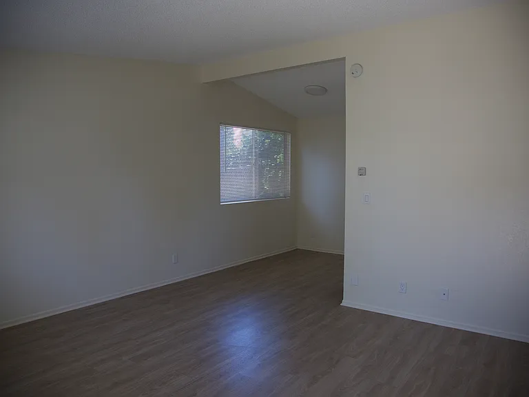 917 E Gutierrez St #917B — Photo 5