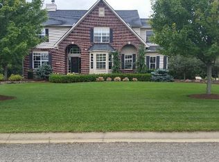 7743 Tipperary Trl, Fenton, MI 48430