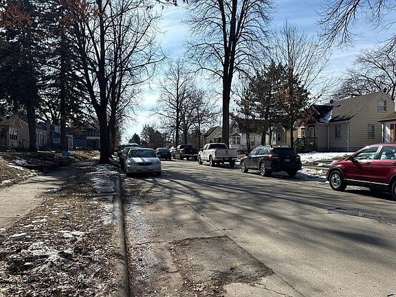 4th image of 3236 Thomas Ave N