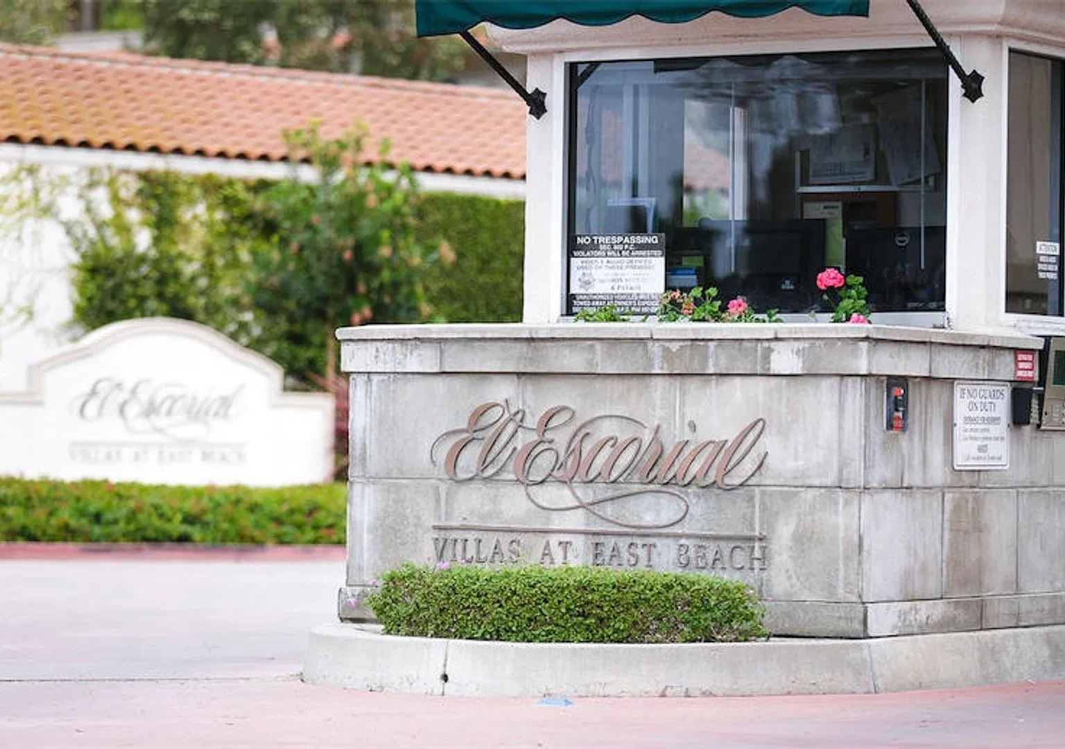 Ideal Location! El Escorial at East Beach — Photo 1
