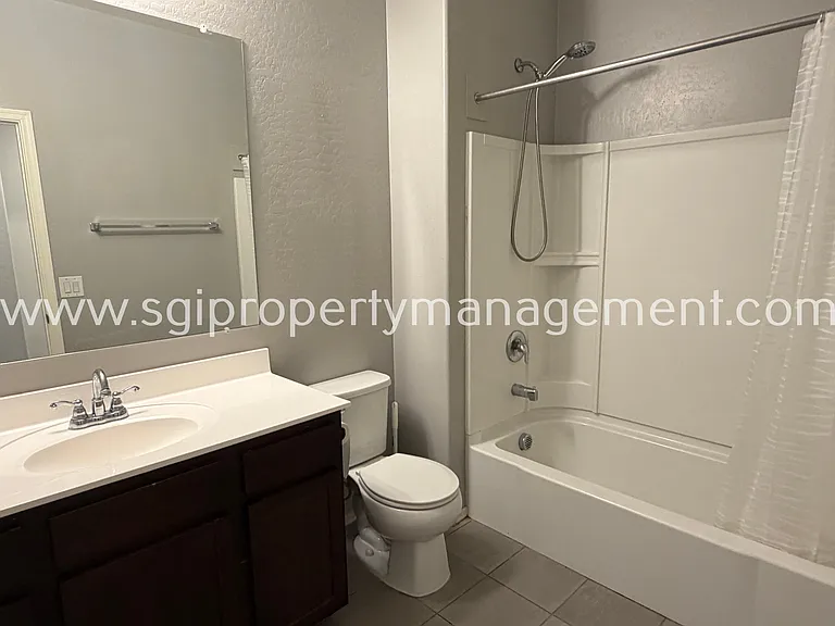 3214 N Pleasant View Ln — Photo 3