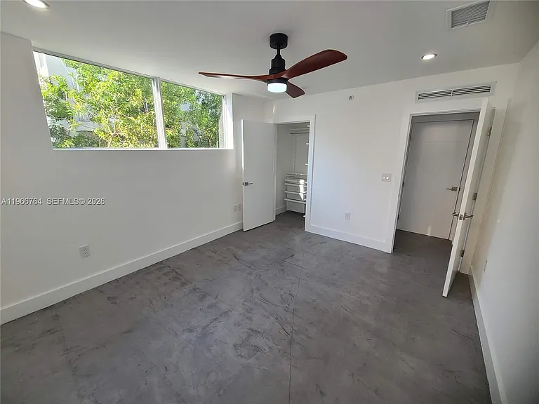 825 Michigan Ave #7 — Photo 8