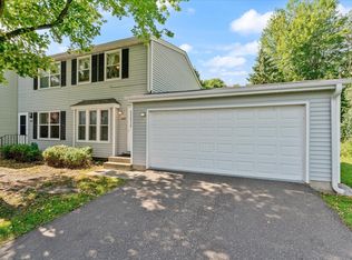 1428 Granada Ave N, Oakdale, MN 55128