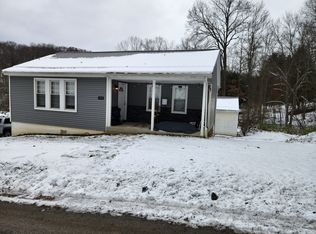 375B W Cruikshank Rd, Valencia, PA 16059