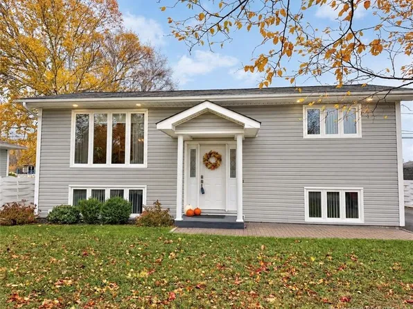 1235 Centennial St, Bathurst, NB E2A 4A9
