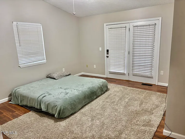 1023 Justus Dr — Photo 7