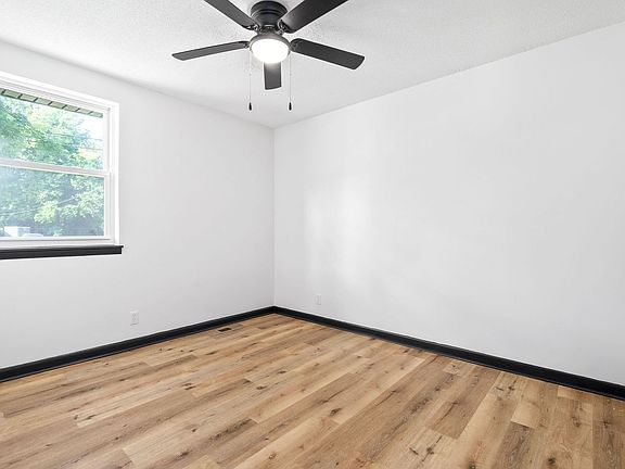 5th image of 338 Woodale Dr