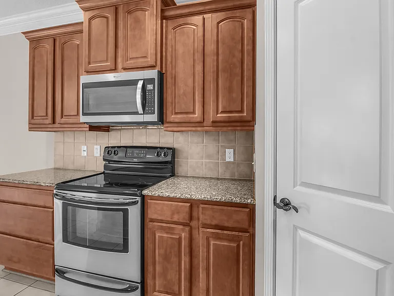 125 Ventura Pl — Photo 10