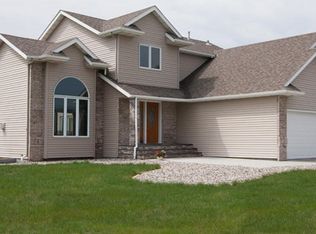 5820 Autumn Dr S, Fargo, ND 58104